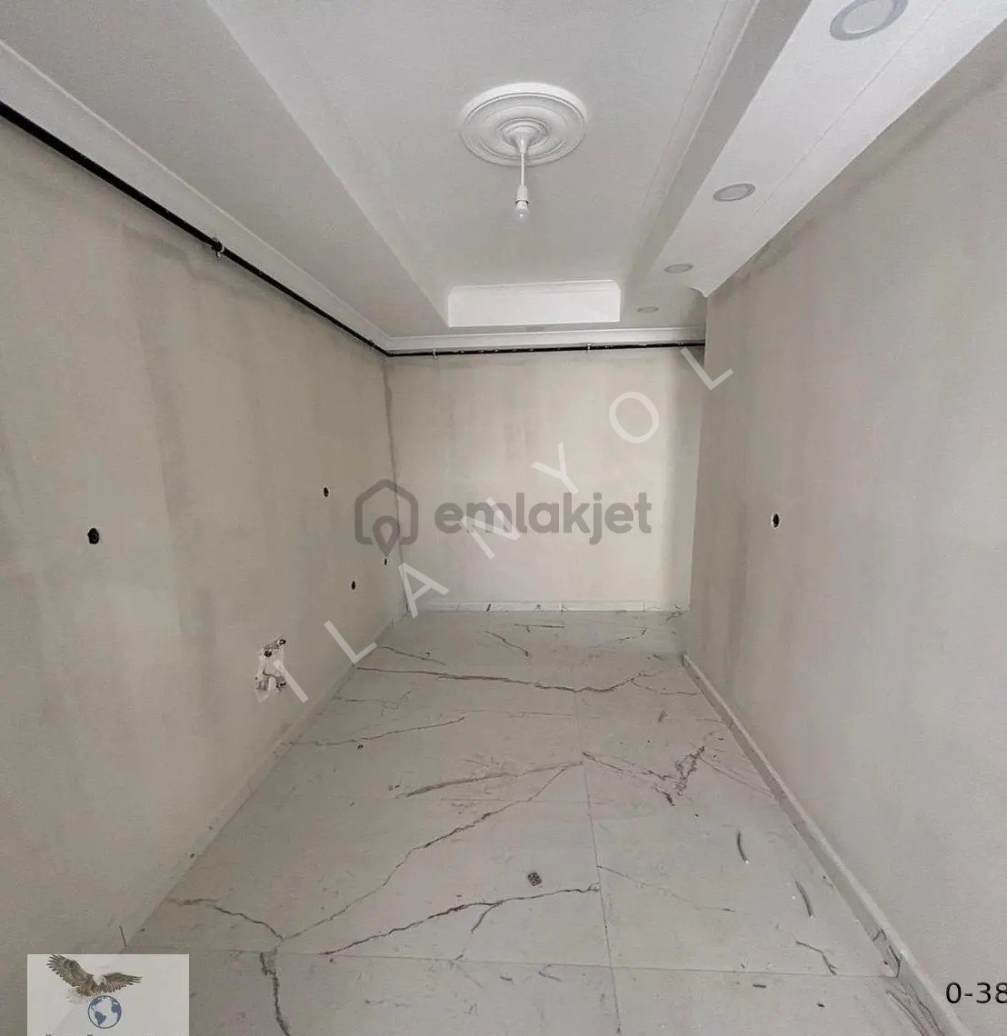 Müslüm Emlaktan Merkezde Sıfır 2+1 Metrobüse Yürüme Mesafesinde