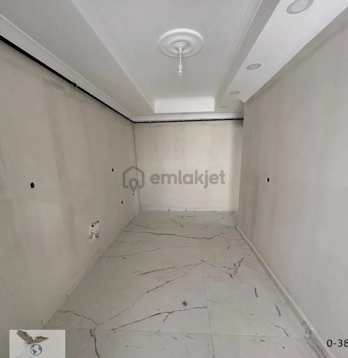 Müslüm Emlaktan Merkezde Sıfır 2+1 Metrobüse Yürüme Mesafesinde