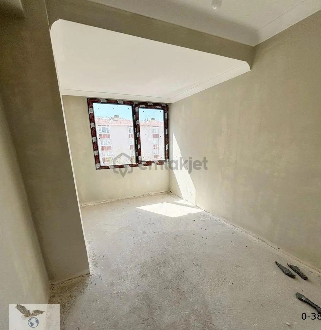 Müslüm Emlaktan Merkezde Sıfır 2+1 Metrobüse Yürüme Mesafesinde