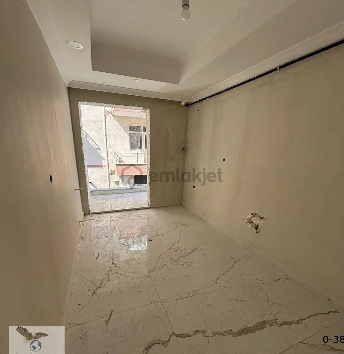 Müslüm Emlaktan Merkezde Sıfır 2+1 Metrobüse Yürüme Mesafesinde