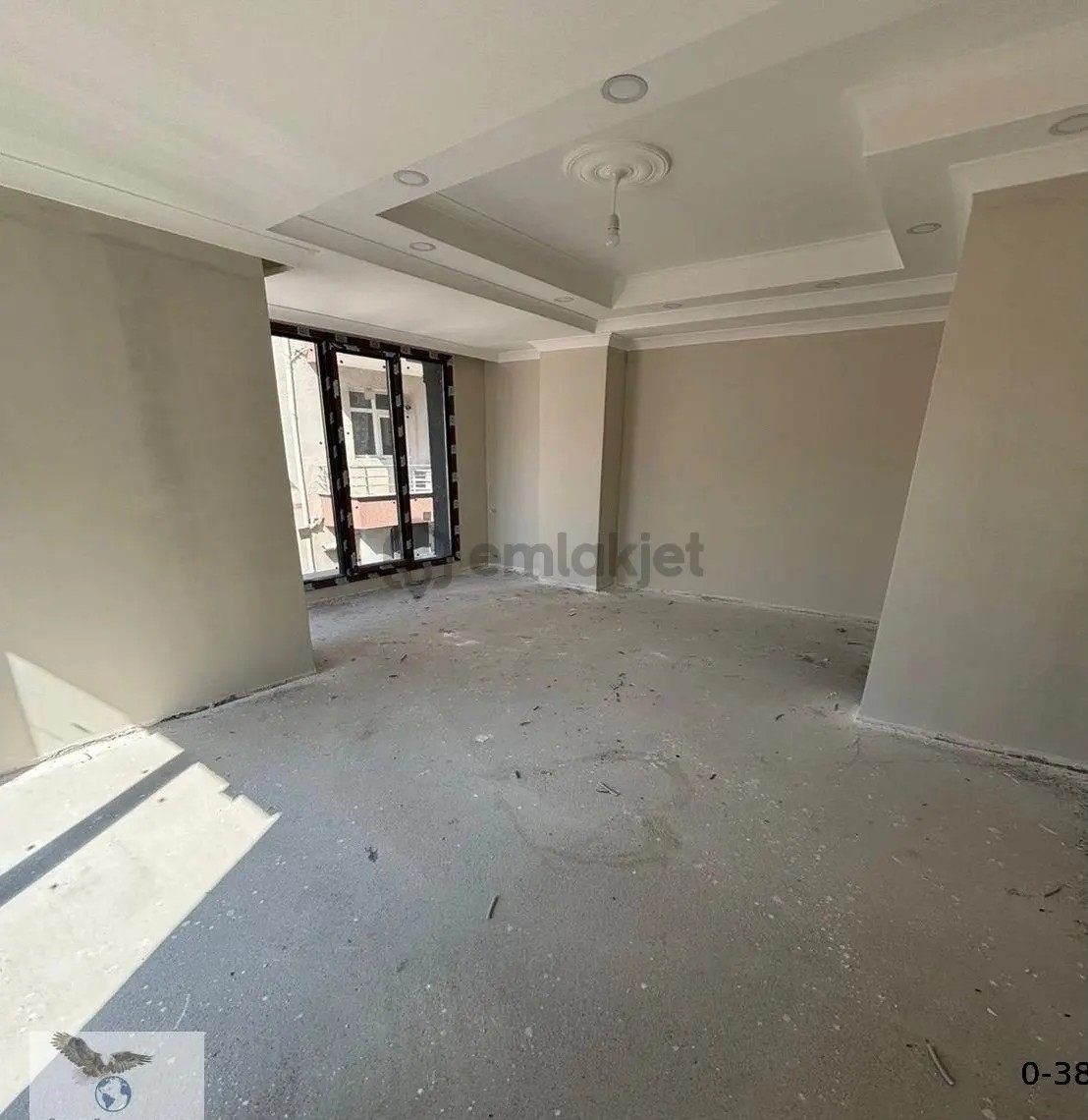 Müslüm Emlaktan Merkezde Sıfır 2+1 Metrobüse Yürüme Mesafesinde