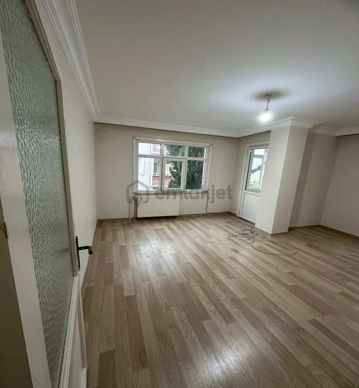 Müslüm Emlaktan Merkezde 2+1 Masrafsız İhtiyaçtan Satılık Daire
