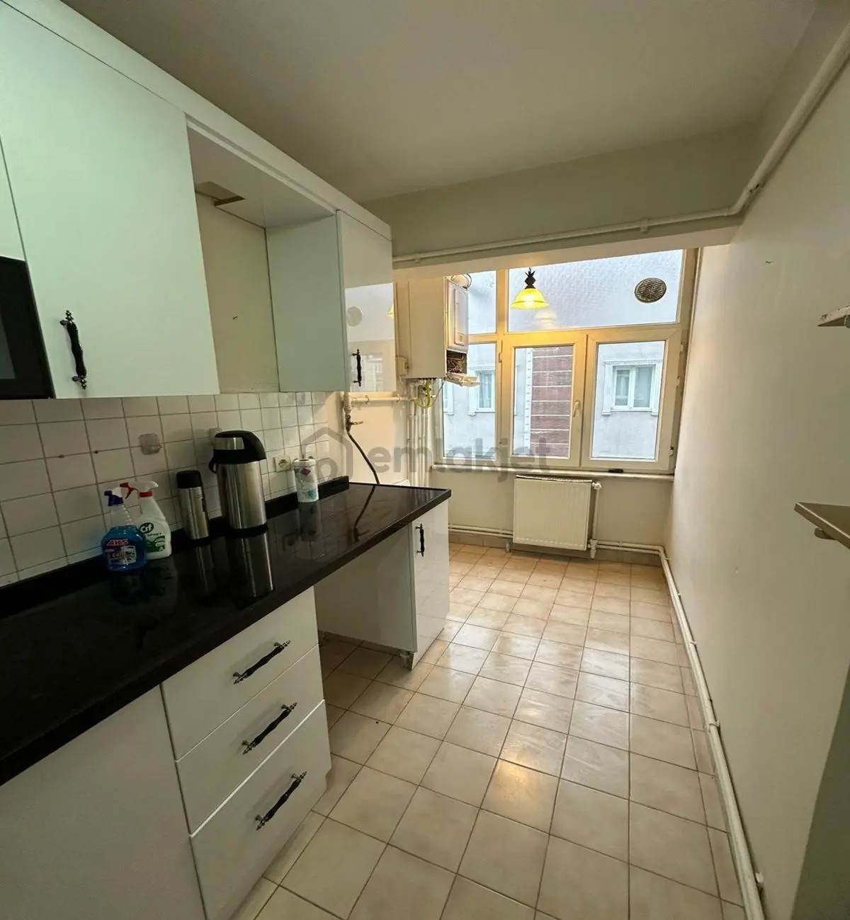 Müslüm Emlaktan Merkezde 2+1 Masrafsız İhtiyaçtan Satılık Daire