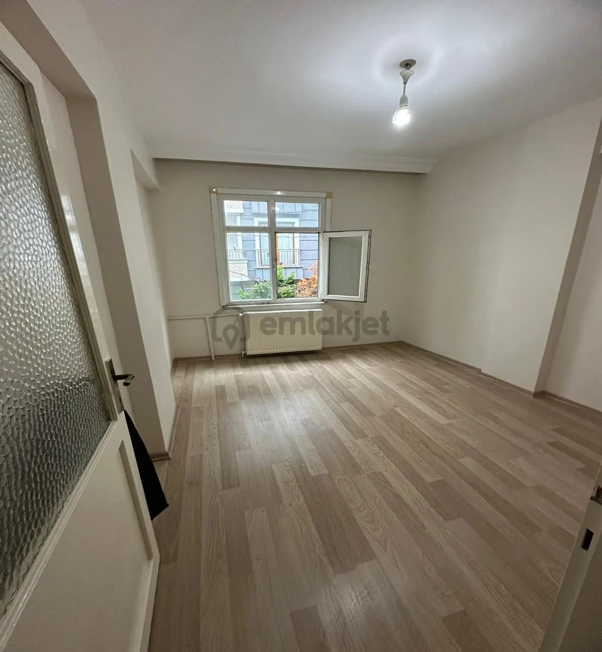 Müslüm Emlaktan Merkezde 2+1 Masrafsız İhtiyaçtan Satılık Daire