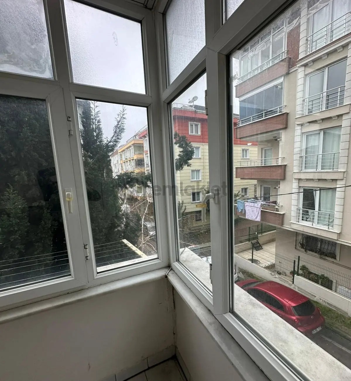 Müslüm Emlaktan Merkezde 2+1 Masrafsız İhtiyaçtan Satılık Daire