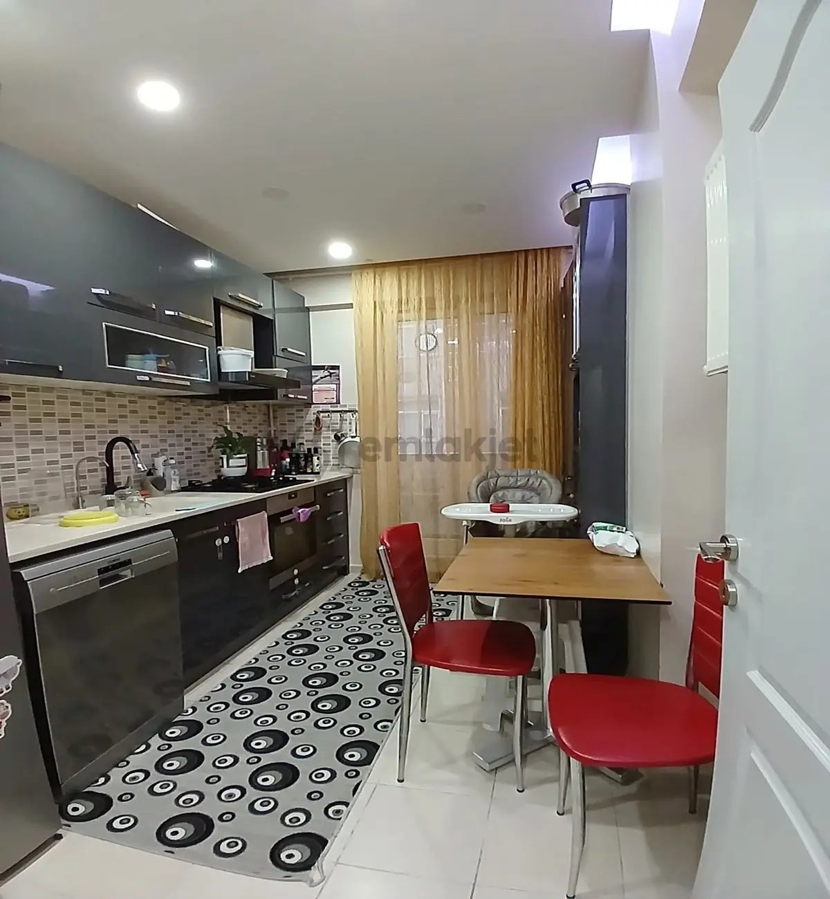 Müslüm Emlaktan Cihangirde 3+2 Satılık Masrafsız Dublex
