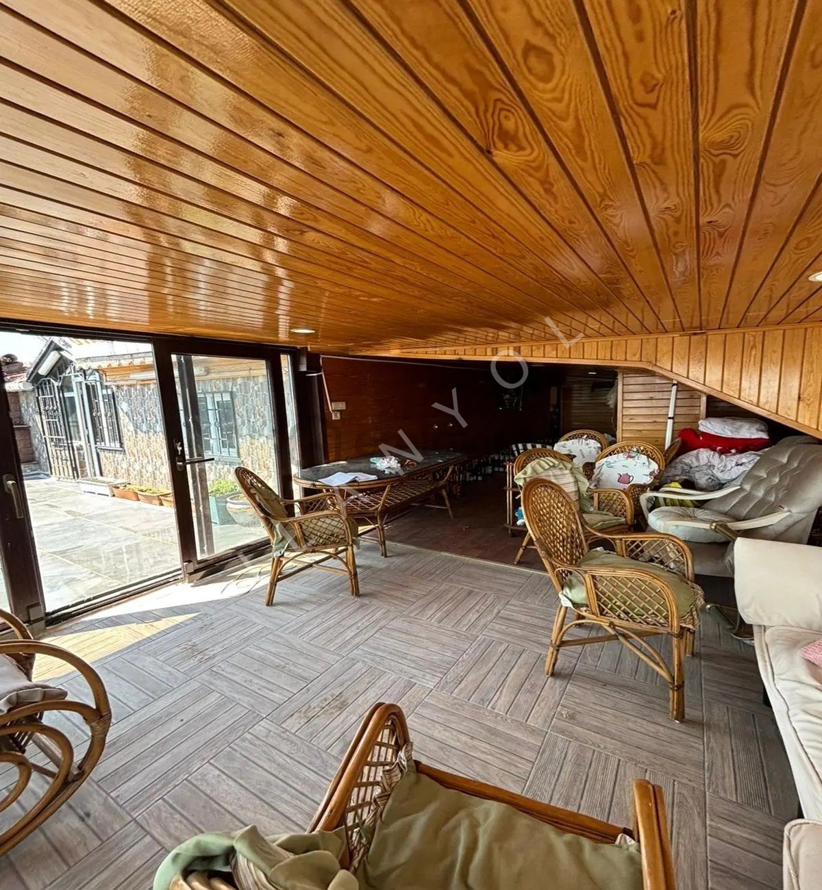Müslüm Emlaktan D.köşklerde 5+2 300 M2 Satılık Dublex