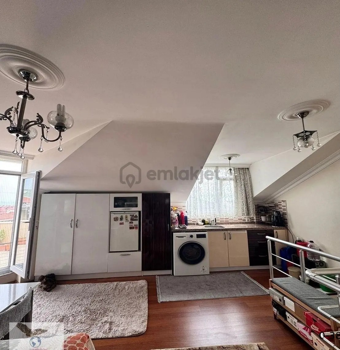Müslüm Emlaktan Merkezde 3+2 Metrobüse Komşu Dublex