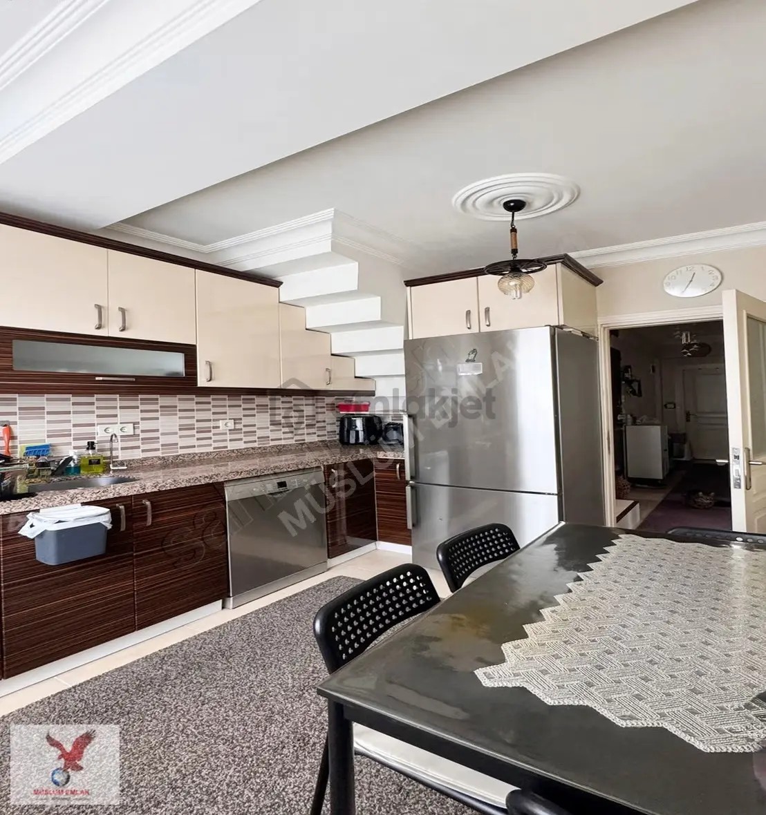 Müslüm Emlaktan Merkezde 3+2 Metrobüse Komşu Dublex