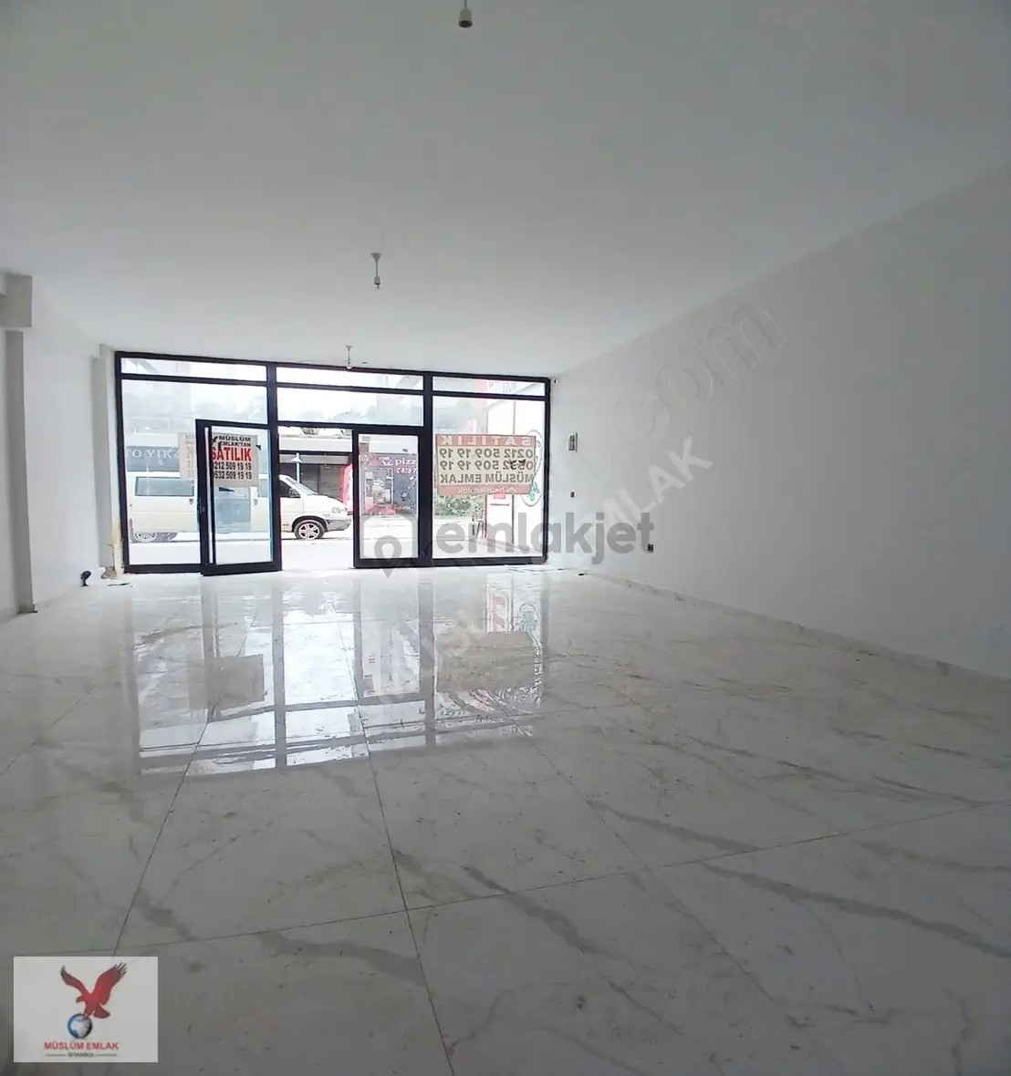 Müslüm Emlaktan Beylikdüzünde Cadde Üzerinde Sıfır Dükkan