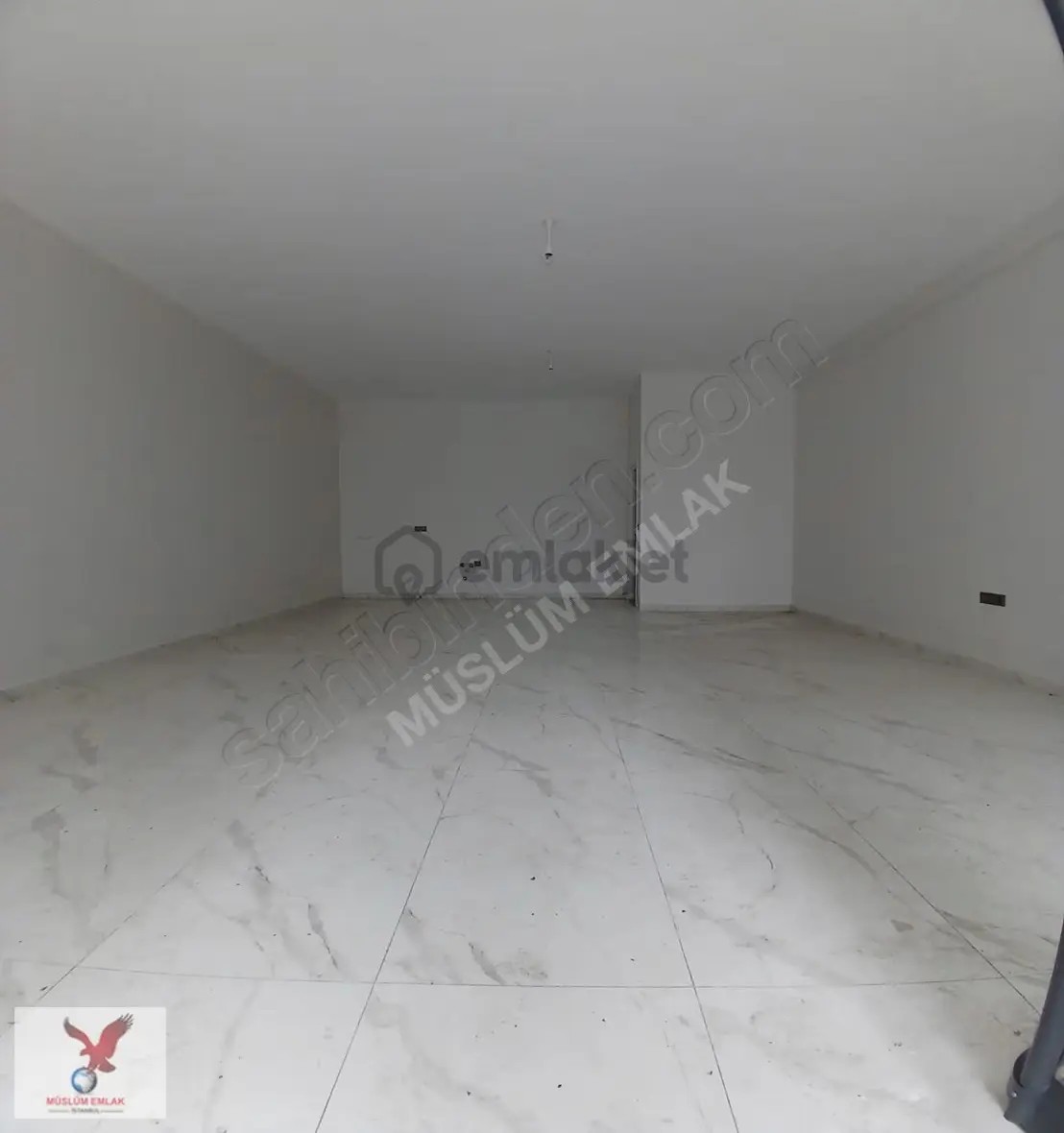 Müslüm Emlaktan Beylikdüzünde Cadde Üzerinde Sıfır Dükkan