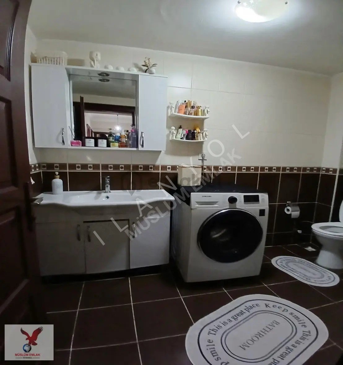 Müslüm Emlaktan Cihangirde 2+1 Düz Giriş Metrobüse Yakın Daire