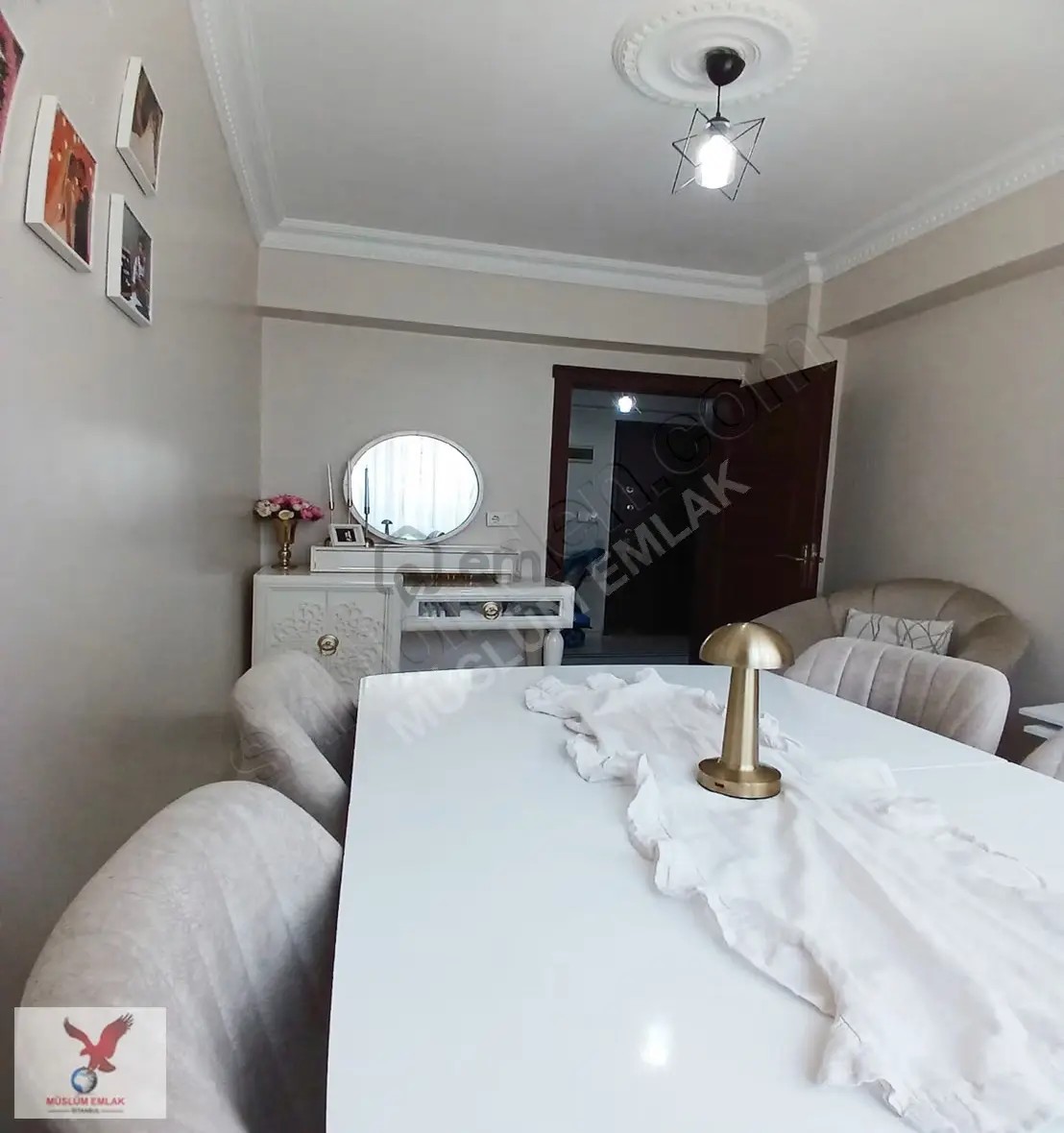 Müslüm Emlaktan Cihangirde 2+1 Düz Giriş Metrobüse Yakın Daire