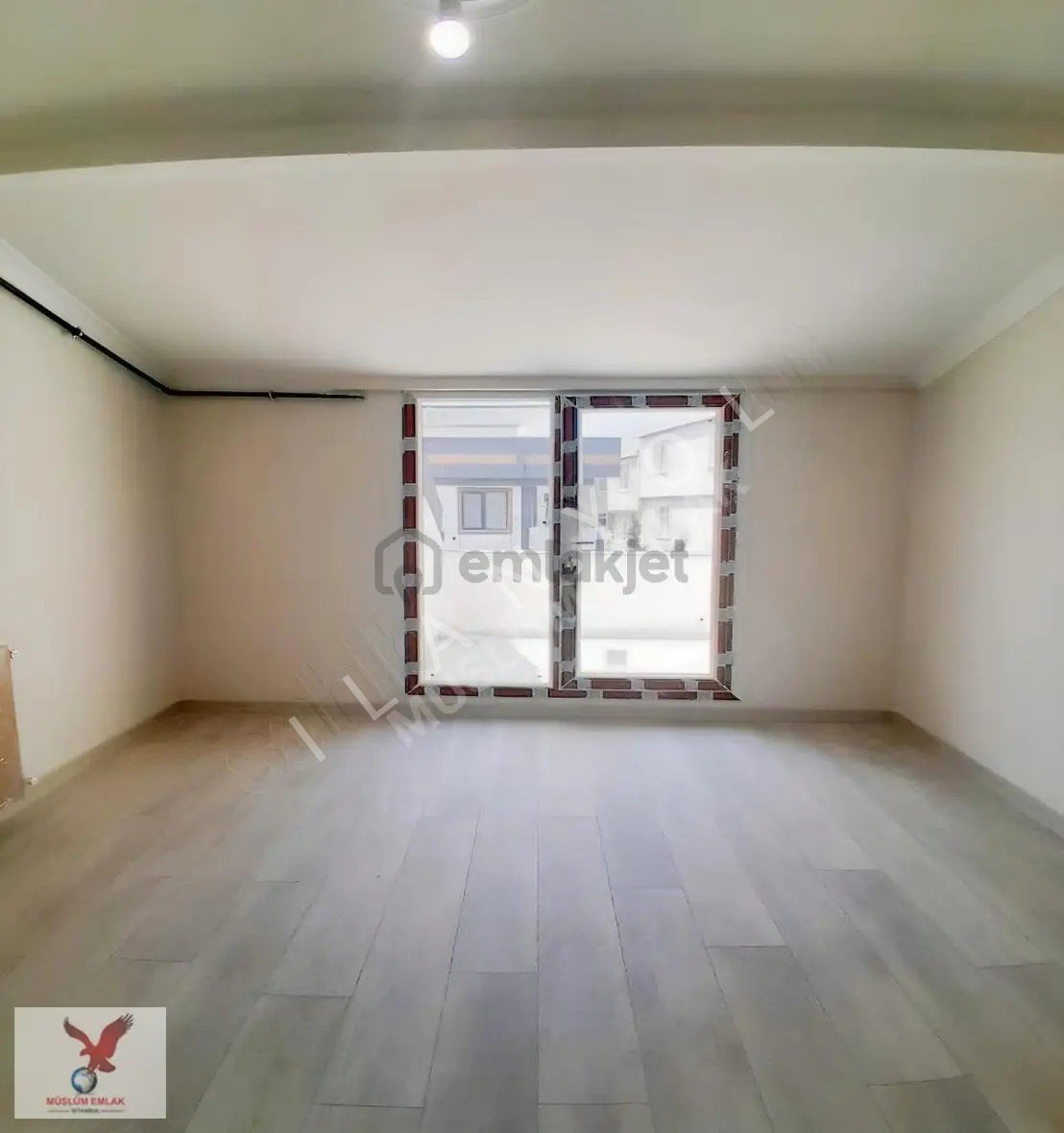 Müslüm Emlaktan Cihangir Metrobüse Komşu 4+2 Dubleks