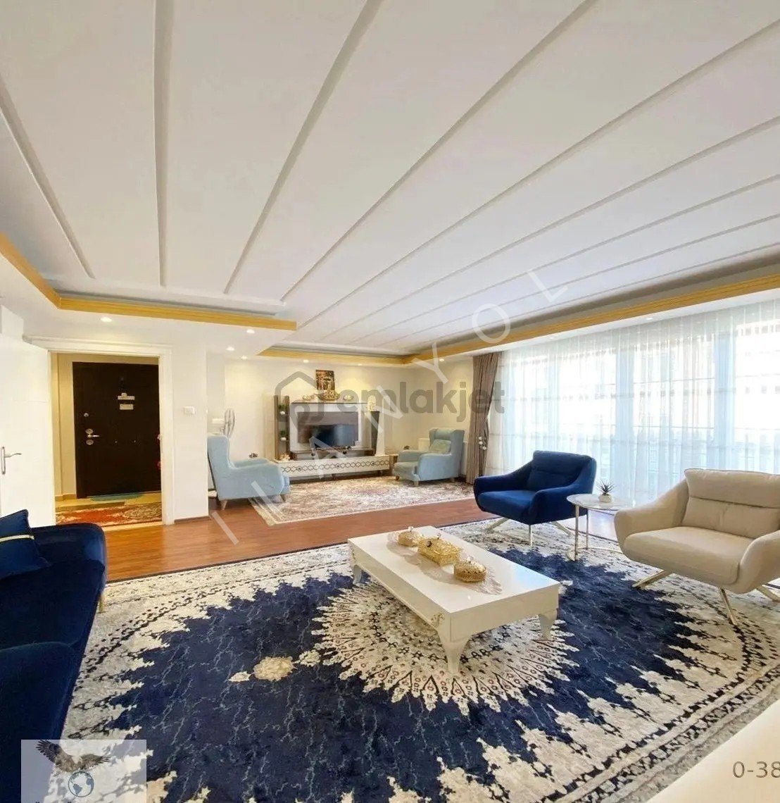 Avcılar D.köşklerde 3+1 180 M2 Saray Gibi Ara Kat Daire