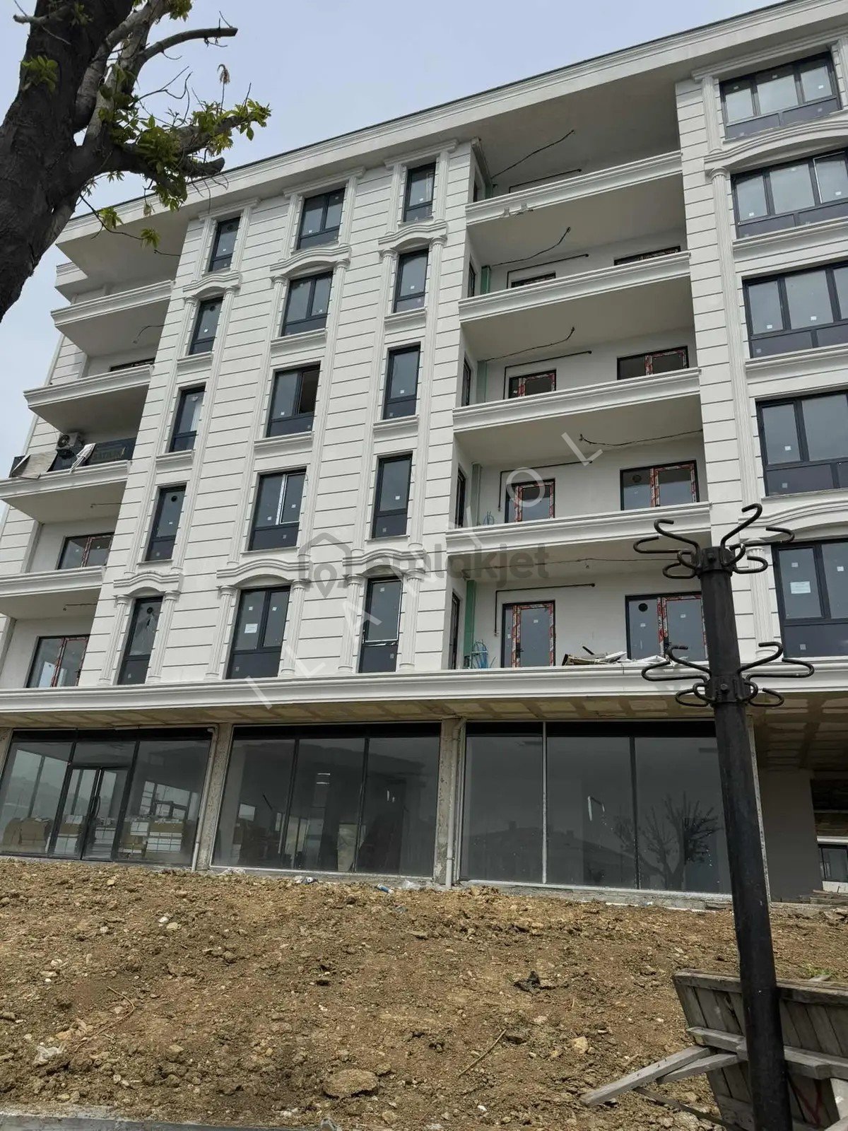 Büyükçekmece Mimaroba Yüksek Kira Getirili Ticari Satılık Dükkan