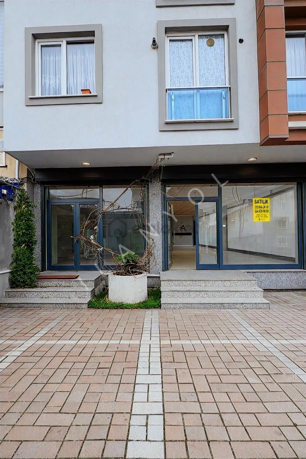 Beylikdüzü Yakuplu'da 121 M² Geniş Cepheli Satılık Dükkan