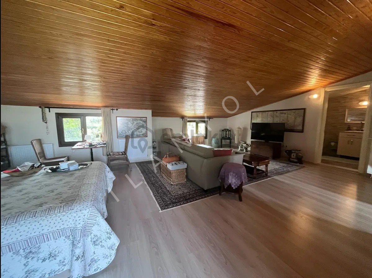 Yenikent Mah'de Havuzlu Sitede, Eşyalı Kiralık Daire