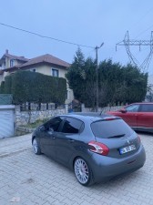 Peugeot 208 2013 nodel