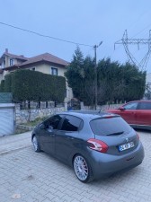 Peugeot 208 2013 nodel