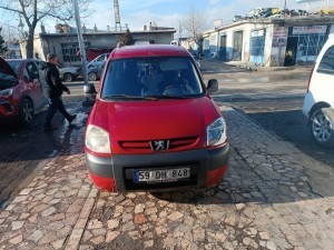 Peugeot partner 2005 model acil satılık