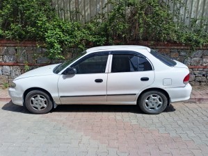 Beyaz Accent 1,5 GLS 98 model Bakımlı